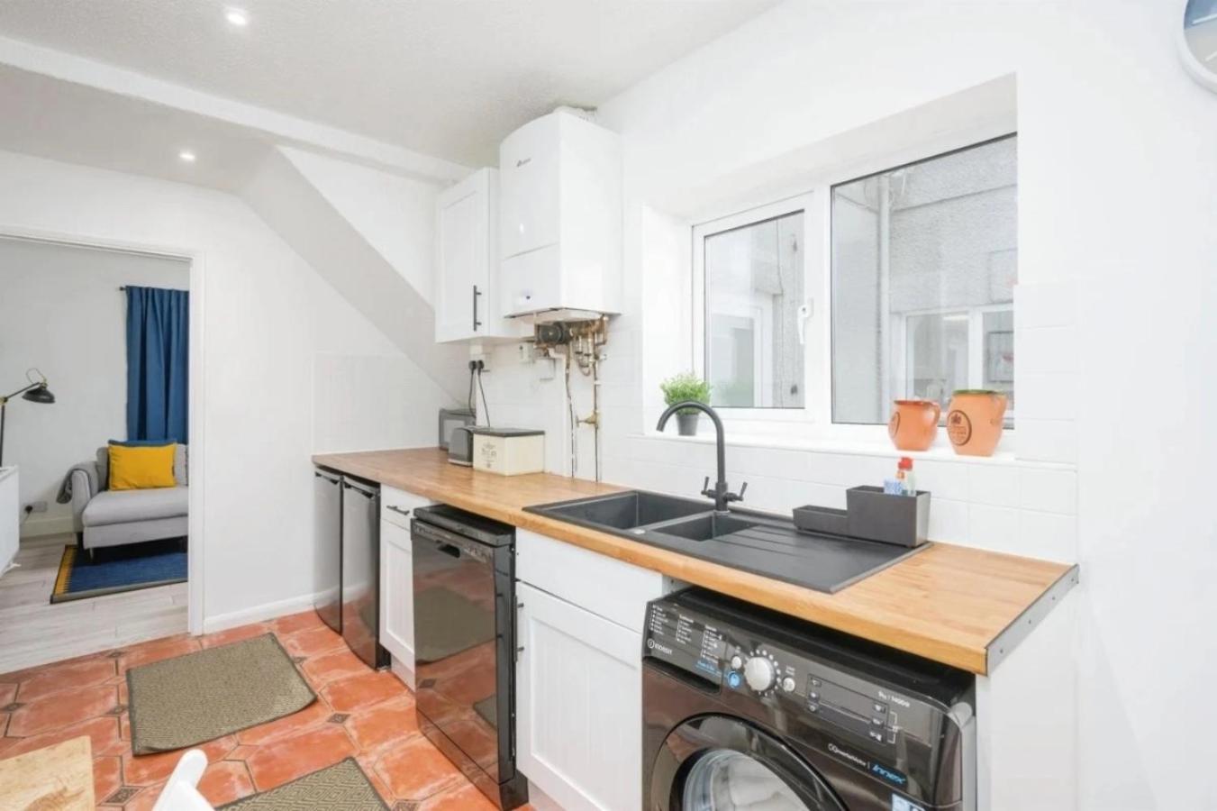 City Centre 2 Bedroom Apt - Free Parking - Wifi - Smart Tv Plymouth Exterior foto