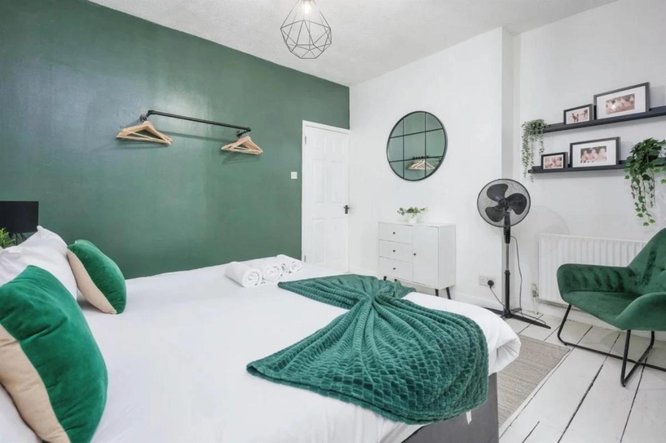City Centre 2 Bedroom Apt - Free Parking - Wifi - Smart Tv Plymouth Exterior foto